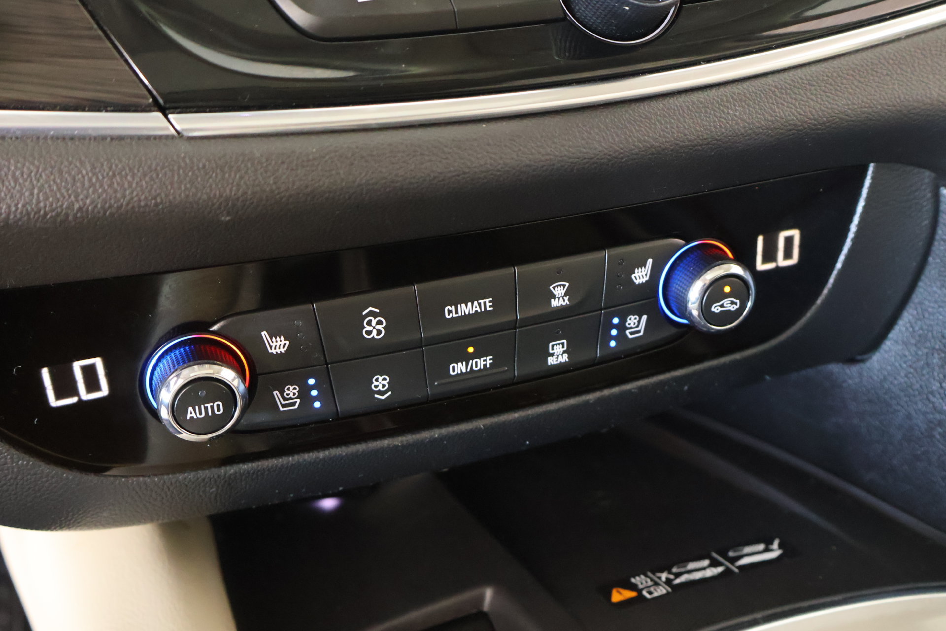 Used 2023 Buick Enclave Premium w/ Experience Buick Package FWD image 7