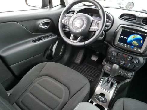 Used 2022 Jeep Renegade Latitude w/ Convenience Group AWD/4WD image 9