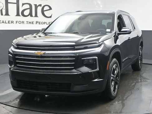 New 2027 Chevrolet Traverse LT w/ Sun and Wheel Package FWD image 7