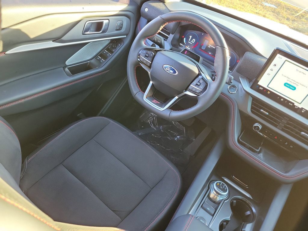 Used 2025 Ford Explorer ST AWD/4WD image 17