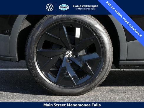 New 2025 Volkswagen ID.4 Pro S image 18