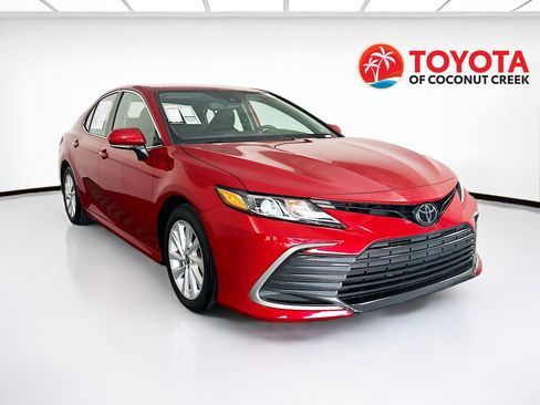 Used 2023 Toyota Camry LE w/ Convenience Package FWD image 1