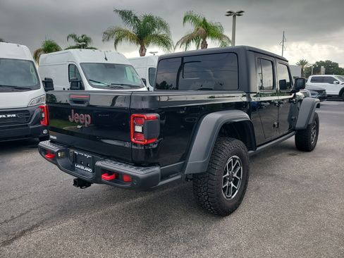 Used 2025 Jeep Gladiator Rubicon w/ Safety Group AWD/4WD image 4