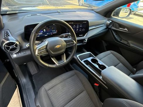 Used 2025 Chevrolet Equinox LT AWD/4WD image 23