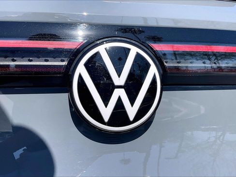 Used 2023 Volkswagen ID.4 Pro RWD image 9