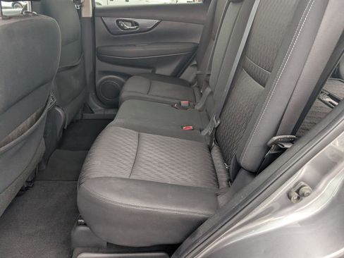 Used 2019 Nissan Rogue SV FWD image 11