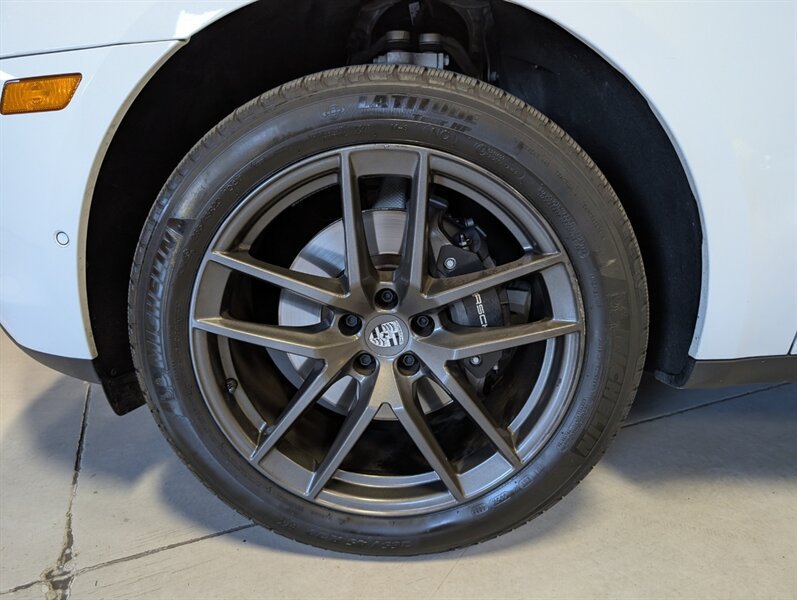 Used 2023 Porsche Macan Turbo AWD/4WD image 15