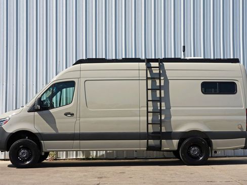 Used 2023 Mercedes-Benz Sprinter 2500 image 9