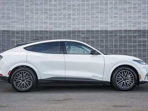 New 2025 Ford Mustang Mach-E Premium image 4