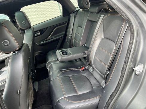 Used 2017 Jaguar F-PACE Prestige image 21