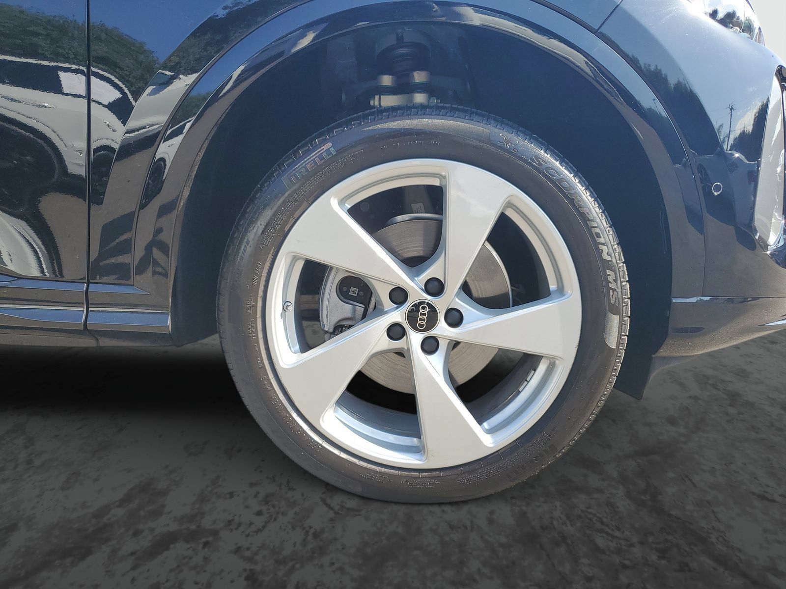 Used 2025 Audi Q5 Premium w/ Premium Plus AWD/4WD image 6