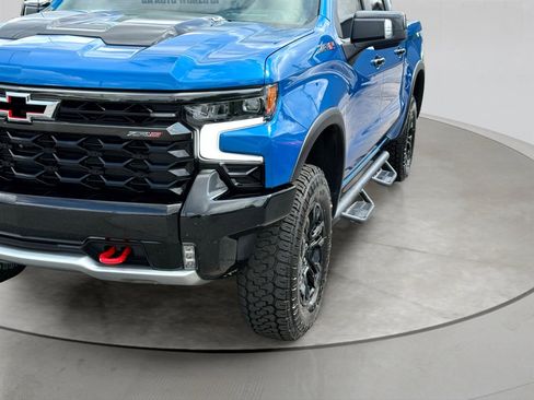 Used 2022 Chevrolet Silverado 1500 ZR2 w/ Technology Package image 9