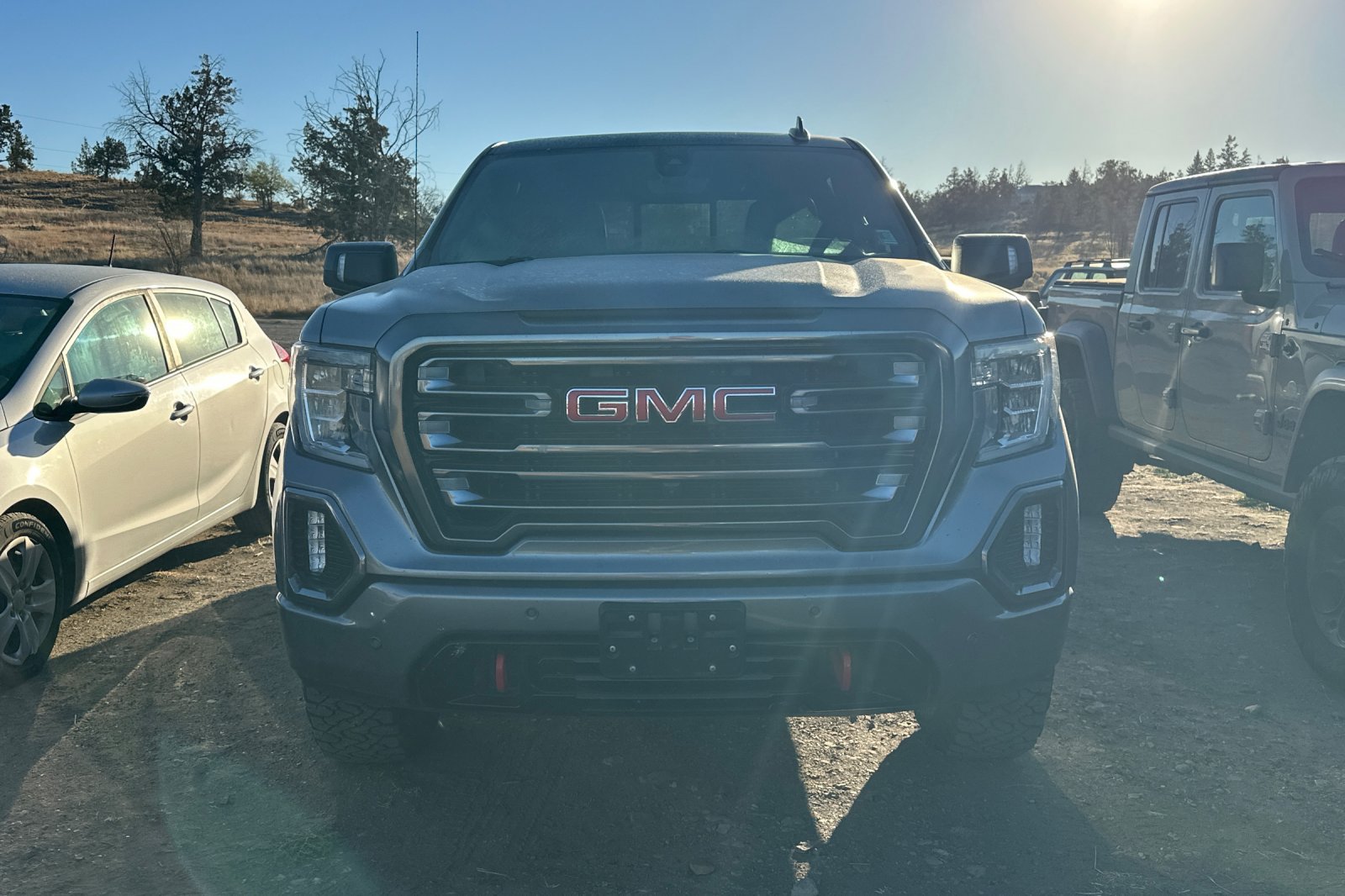 Used 2021 GMC Sierra 1500 AT4 w/ AT4 Value Package AWD/4WD image 2