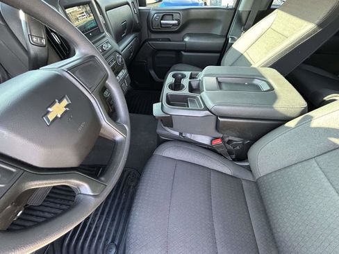 Used 2025 Chevrolet Silverado 2500 Custom w/ Custom Value Package image 10