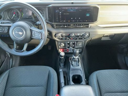 Used 2024 Jeep Wrangler Unlimited Rubicon 4xe image 11