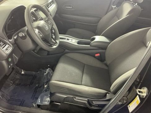 Used 2019 Honda HR-V LX image 8