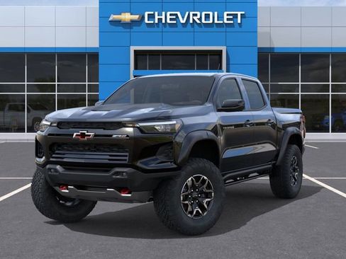 Used 2026 Chevrolet Colorado ZR2 w/ Technology Package AWD/4WD image 6
