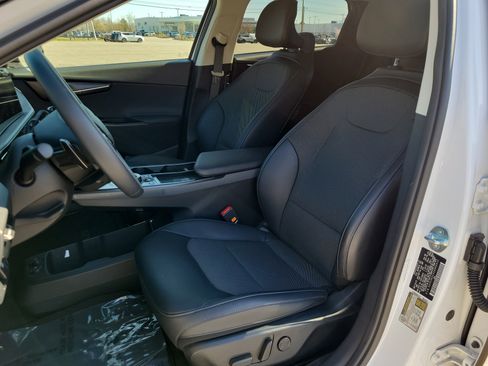 Used 2025 Kia EV6 Light AWD/4WD image 14