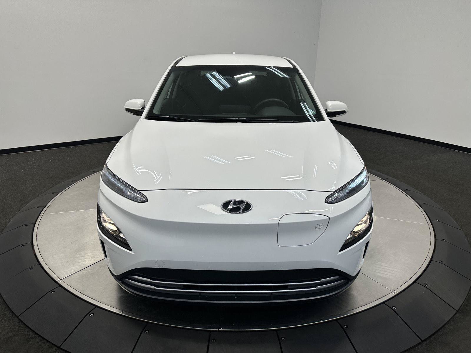 Certified 2023 Hyundai Kona SE FWD image 3