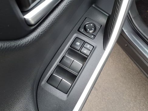 Used 2019 Toyota RAV4 XSE AWD/4WD image 14