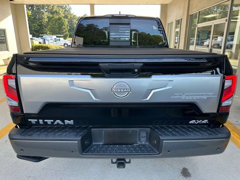Used 2023 Nissan Titan Platinum Reserve w/ Moonroof Package AWD/4WD image 11