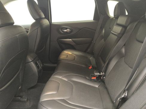 Used 2019 Jeep Cherokee Limited AWD/4WD image 18