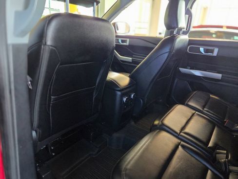 Used 2021 Ford Explorer XLT w/ Equipment Group 202A AWD/4WD image 23