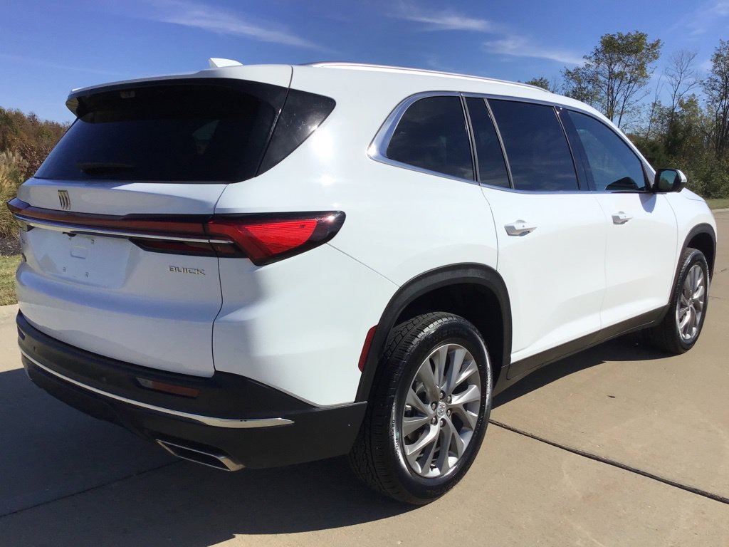 Used 2026 Buick Enclave Preferred w/ Power Package FWD image 6