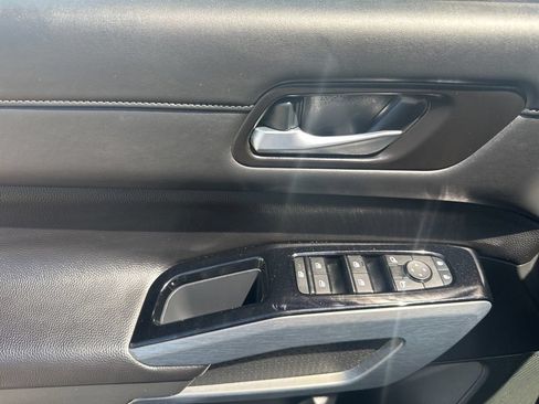 Certified 2025 Nissan Pathfinder SL AWD/4WD image 11