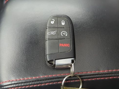 Used 2018 Jeep Grand Cherokee Trailhawk image 20