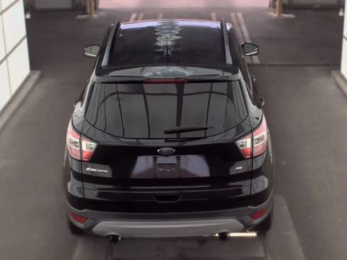 Used 2018 Ford Escape SE FWD image 4