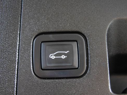 Used 2020 Cadillac XT5 Premium Luxury w/ LPO, Floor Liner Package AWD/4WD image 43