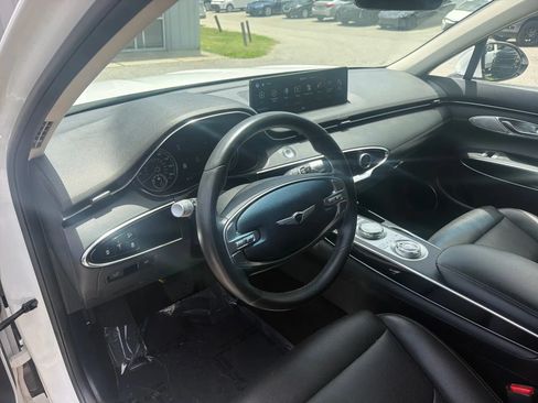 Used 2025 Genesis GV70 2.5T AWD/4WD image 14
