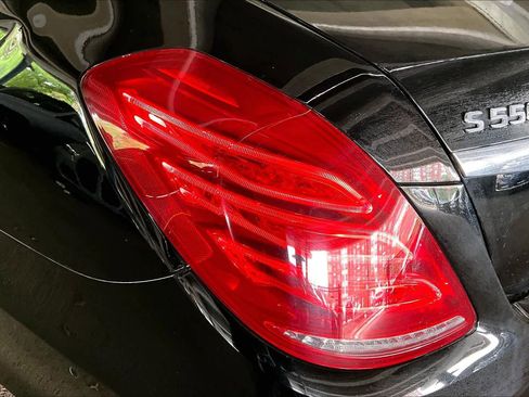 Used 2017 Mercedes-Benz S 550 Sedan image 28