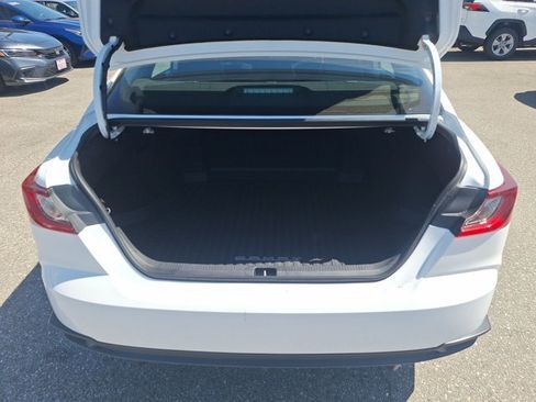 Certified 2025 Toyota Camry SE FWD image 6