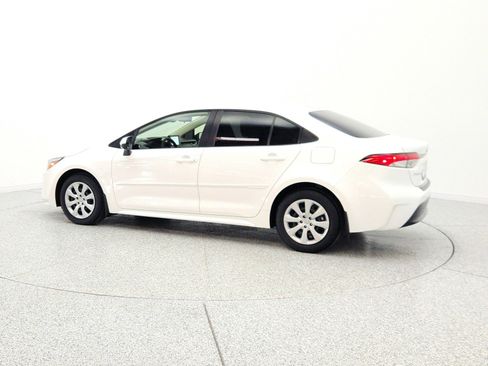 Used 2024 Toyota Corolla LE FWD image 8