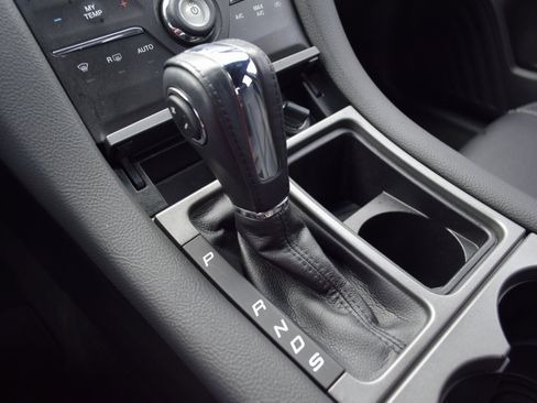 Used 2018 Ford Taurus SEL w/ Equipment Group 201A image 15