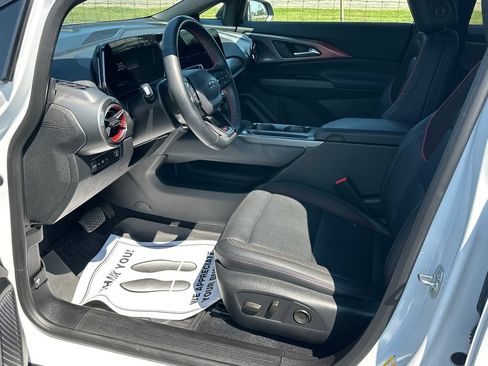 Used 2024 Chevrolet Equinox EV RS FWD image 9