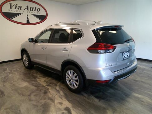 Used 2019 Nissan Rogue SV image 12