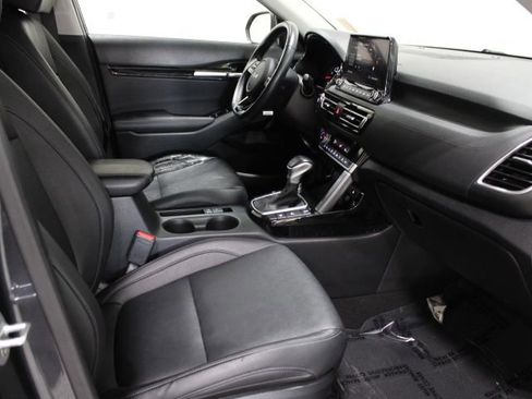 Used 2023 Kia Seltos SX image 18