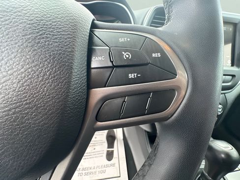 Used 2022 Jeep Cherokee Latitude Lux AWD/4WD image 21