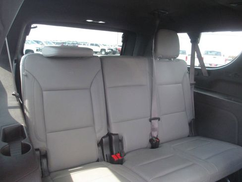 Certified 2022 Chevrolet Suburban Z71 w/ Luxury Package AWD/4WD image 27