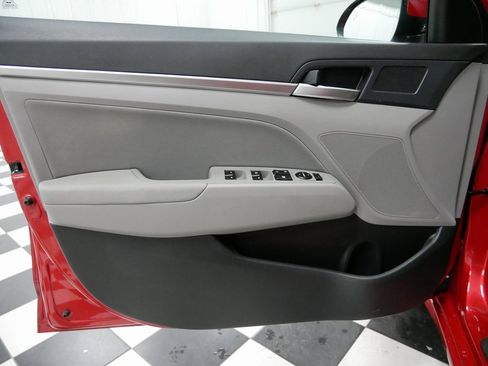 Used 2020 Hyundai Elantra Value Edition image 12