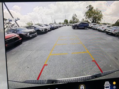 Used 2024 Chevrolet Colorado LT w/ LT Convenience Package III image 12