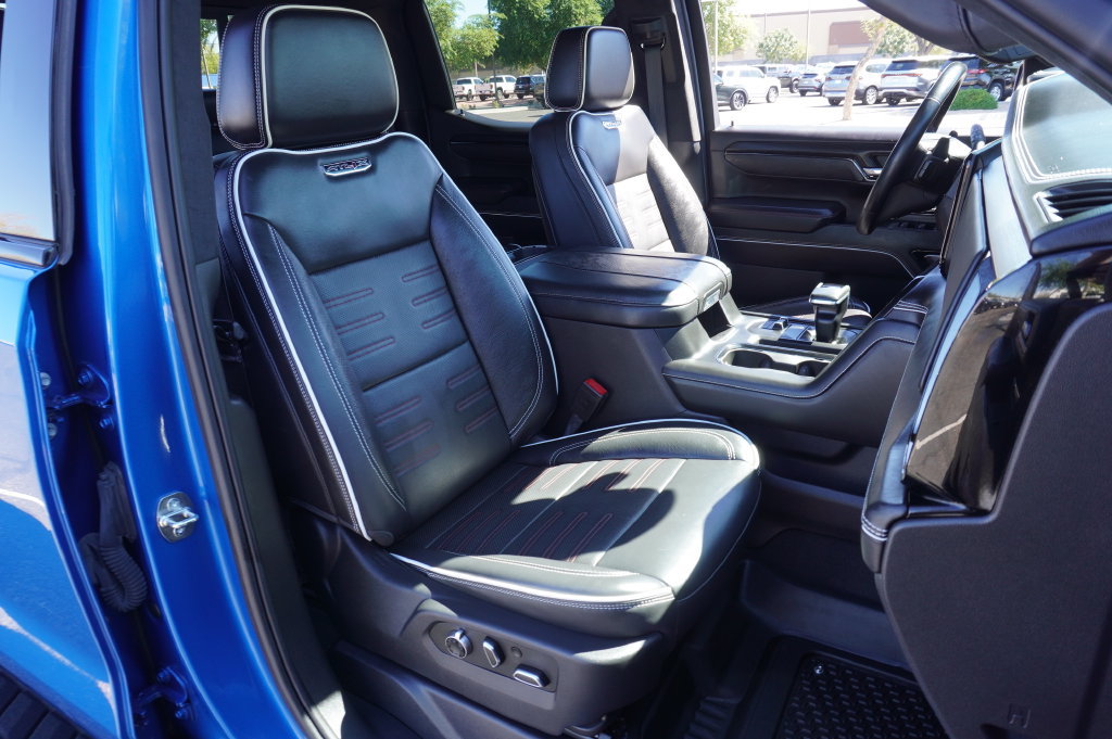 Used 2023 GMC Sierra 1500 AT4X AWD/4WD image 18