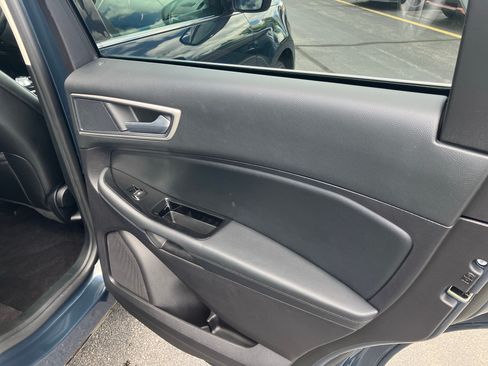 Used 2019 Ford Edge SEL w/ Equipment Group 201A AWD/4WD image 11