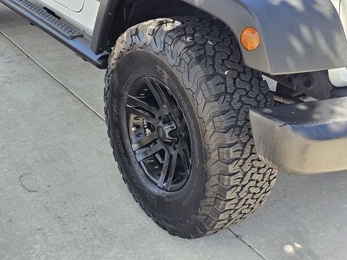 Used 2015 Jeep Wrangler Unlimited Sport w/ Quick Order Package 24S AWD/4WD image 6