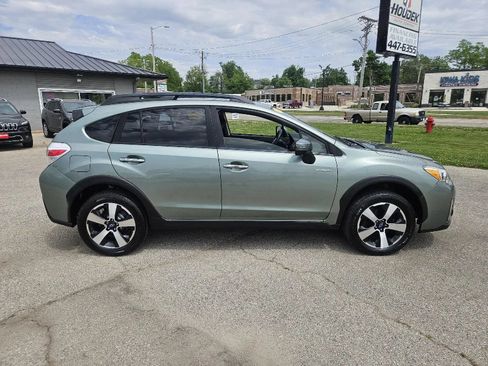 Used 2016 Subaru Crosstrek Touring AWD/4WD image 5