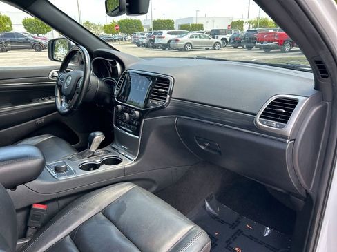 Used 2022 Jeep Grand Cherokee Limited image 37