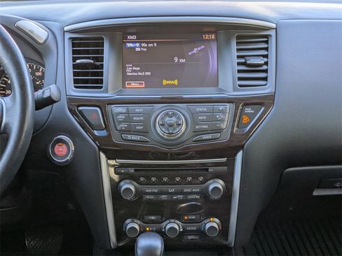 Used 2015 Nissan Pathfinder SL w/ SL Tech Package image 25